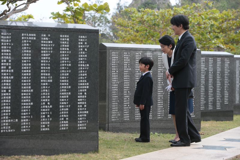 沖縄を初めて訪問された悠仁さま（2013年12月10日、Ph／JMPA）