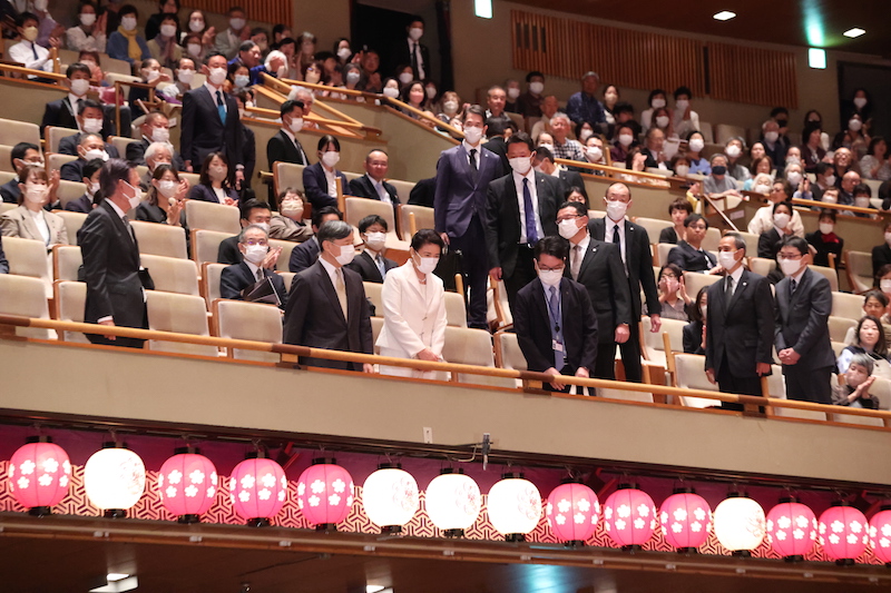 文化庁芸術祭主催の歌舞伎公演「妹背山婦女庭訓」の会場にご到着（2023年10月23日、Ph／JMPA）