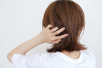 薄毛に悩んでいるなら…どう対策したらいい？シャンプー、生活習慣、食べ物ですぐに始められること