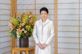 皇后雅子さま、還暦に　2つの節目を迎えられた思いと“定番スタイル”で魅せられたオールホワイトコ…