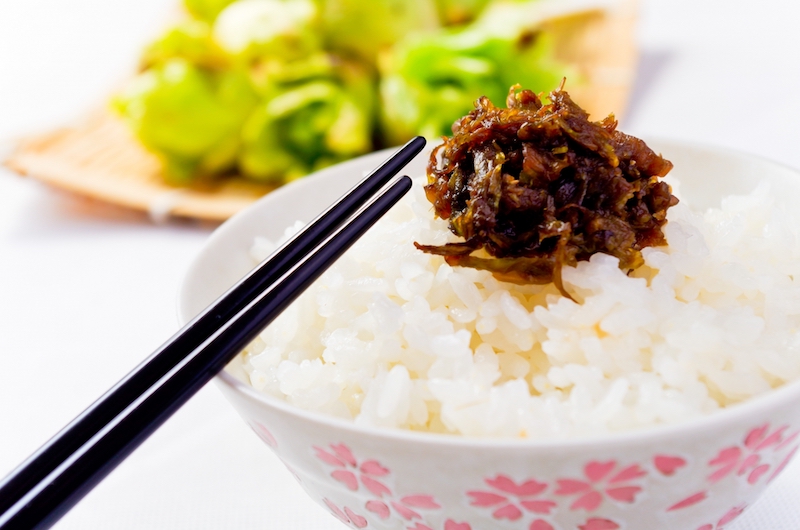 ふきのとう味噌をのせたご飯