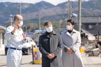 《天皇皇后両陛下　能登半島地震・被災地ご視察》現地に負担かけぬお心遣い　コートはお手持ち、食事は持参、マイクロバスで職員と移動も