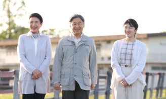 天皇ご一家の笑顔あふれるご静養を振り返る 昨年は「ごっつんこ」で