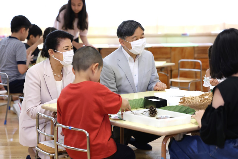 東京都内の幼稚園「九段幼稚園」をご訪問の天皇皇后両陛下