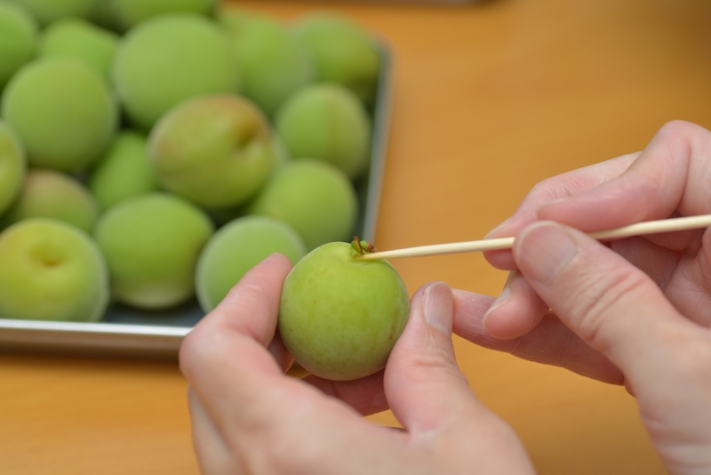 冷凍保存するときは、へたを取ってから（Ph／photoAC）