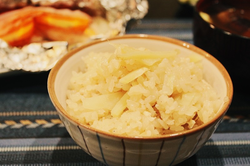 しょうがの香りと風味が楽しめる「新しょうがと鶏ひき肉の炊き込みご飯」（Ph／photoAC）