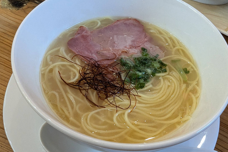 昼ご飯は、うまいもん屋　庄八「オリーブラーメン」平日のみの営業で朝はなんと8時半から！