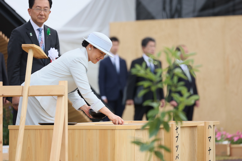 2023年6月、岡山県で行われた全国植樹祭の式典にご出席の天皇皇后両陛下