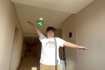 67歳オバ記者が悩む「五十肩」、夜につらい痛み…対策のため8年ぶりに水着を着て水中ウォーキング…