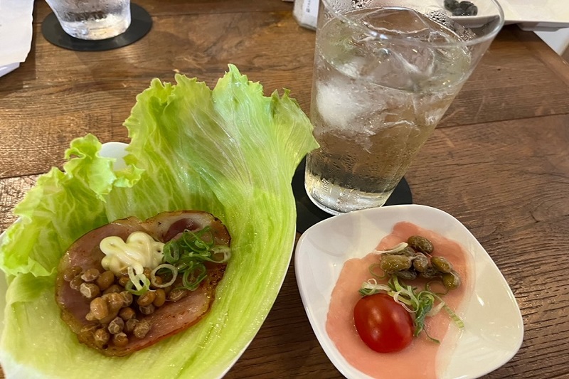 おしゃれなドライ納豆にハイボールがついつい進んじゃう