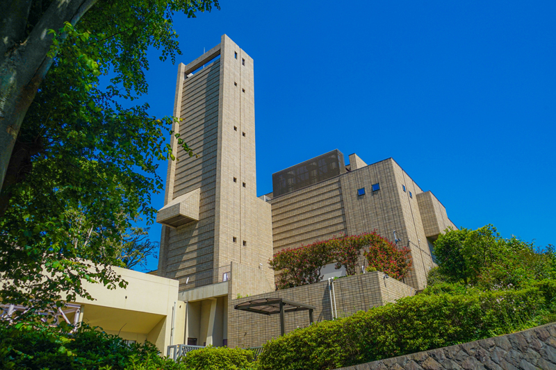 横浜市戸塚斎場（火葬場）と青空