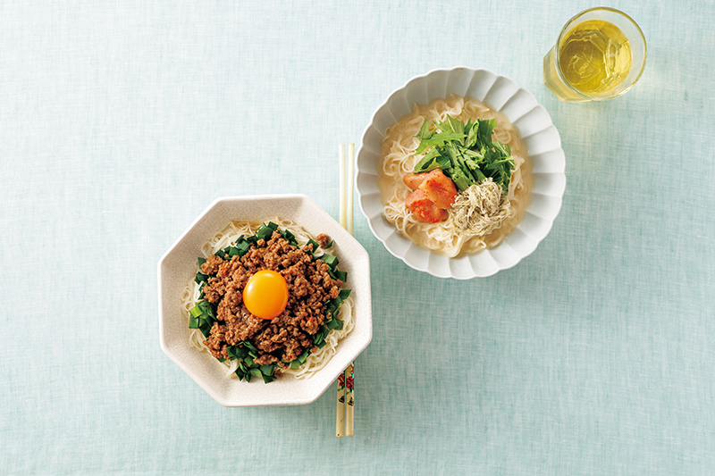 「台湾風混ぜそうめん」（左）と「明太子ととろろ昆布の豆乳そうめん」（右）