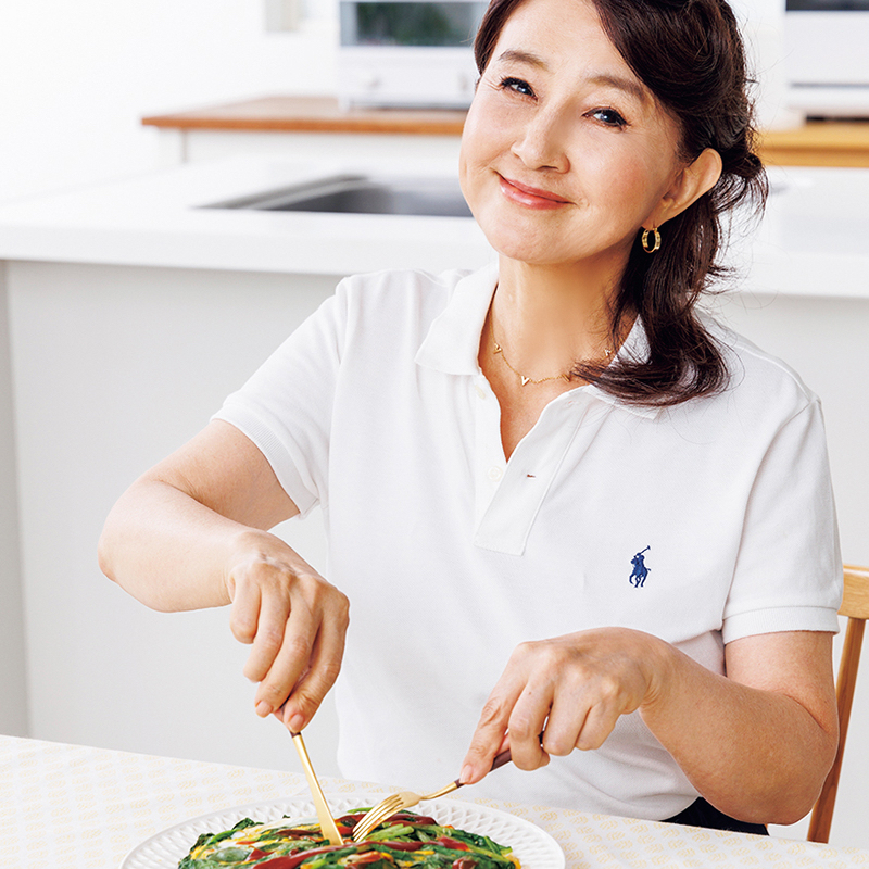 女優の秋吉久美子さん（ヘアメイク／黒澤貴郎＜LAULEA＞）