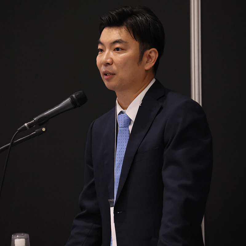 「エンディング産業展」で講演する和田社長（撮影／浅野剛）