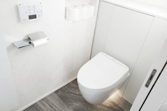 《トイレの節約術》トイレットペーパーは「ダブルよりシングル、通常巻きより倍巻き」、芳香剤や洗剤も“意外なもの”で代用できる