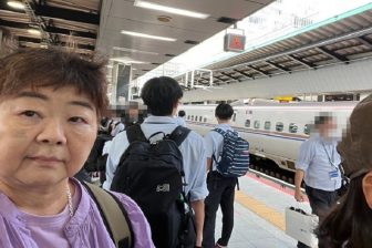 67歳オバ記者、大病から2年　“鉄旅”を決意して青森へ「体が動く動く！」で朝から海鮮丼を堪能