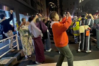 67歳オバ記者が「今年最後の盆踊り」へ　人とのつながりを改めて感じ、思い出した母ちゃんの言葉…