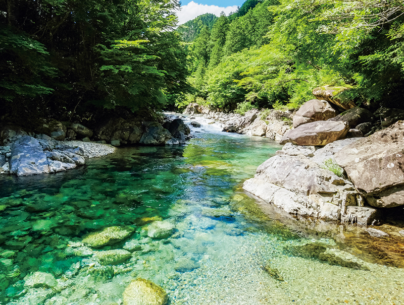 音楽を聴くことを習慣に（写真／PIXTA）