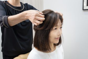 《女性の薄毛対策「最新事情」》“髪のプロ”が教えるセルフケア＆進化するウィッグをアラフィフライターが体験