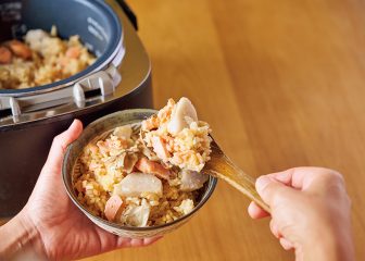 新米シーズン到来！「調味料ひとつ」で具材の旨みを堪能する炊き込みご飯レシピ9つ