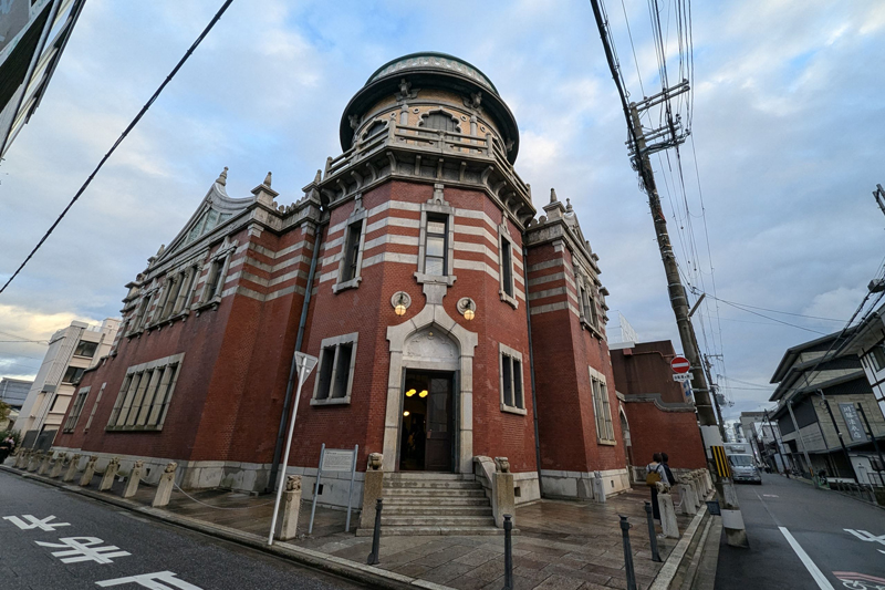 京都は実はレトロな洋館の宝庫！写真は京都モダン建築祭2024で内部が公開された本願寺伝道院