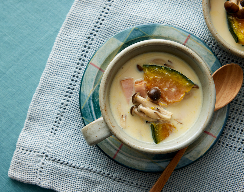 「しめじとかぼちゃの豆乳スープ」