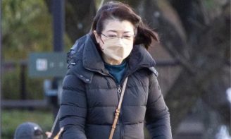 百恵さんの画像は？》三浦友和が電撃「インスタ開設」で家族の