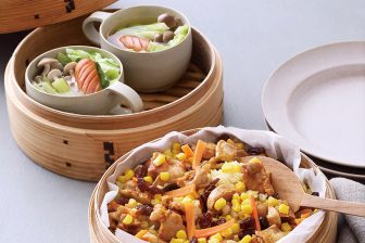 せいろで1度に2品できるレシピ　ポトフとカレーご飯、蒸し野菜…