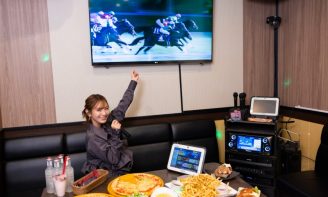《万馬券的中も》競馬好きモデル・ほのか、GⅠレースを「予想外の場所」で観戦「タイパ重視の令和の若者向けですね」 (1/1)| 女性セブンプラス