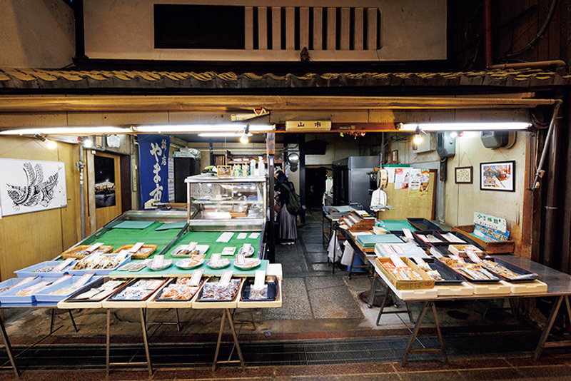 山市商店の外観