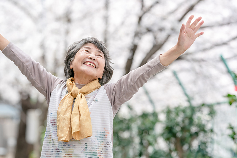 50才を過ぎ、60才の還暦を迎えて、暮らしも環境も大きく変化する（写真／PIXTA）