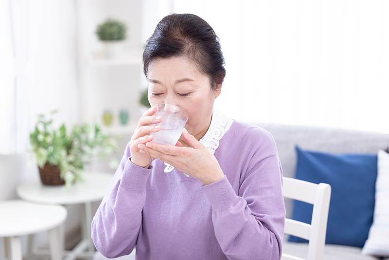 入浴前の1杯の水が命を救う（写真／PIXTA）