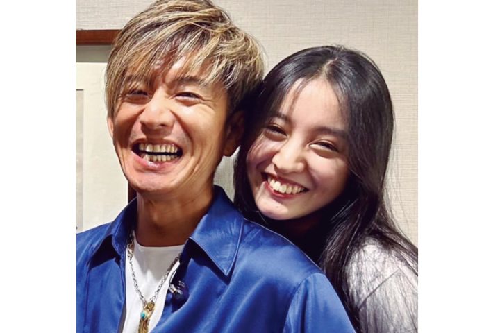 《頬にキッス》木村拓哉ファミリー「Koki,とCocomiが仲良すぎる」気づけば令和の“理想の家族像”に