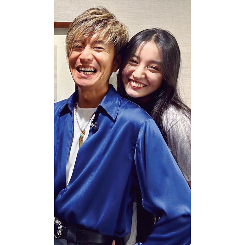 木村拓哉とKokiの笑顔のツーショット