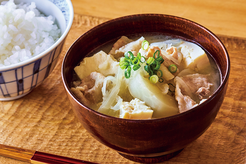 「白みそのとろとろ玉ねぎ豚汁」