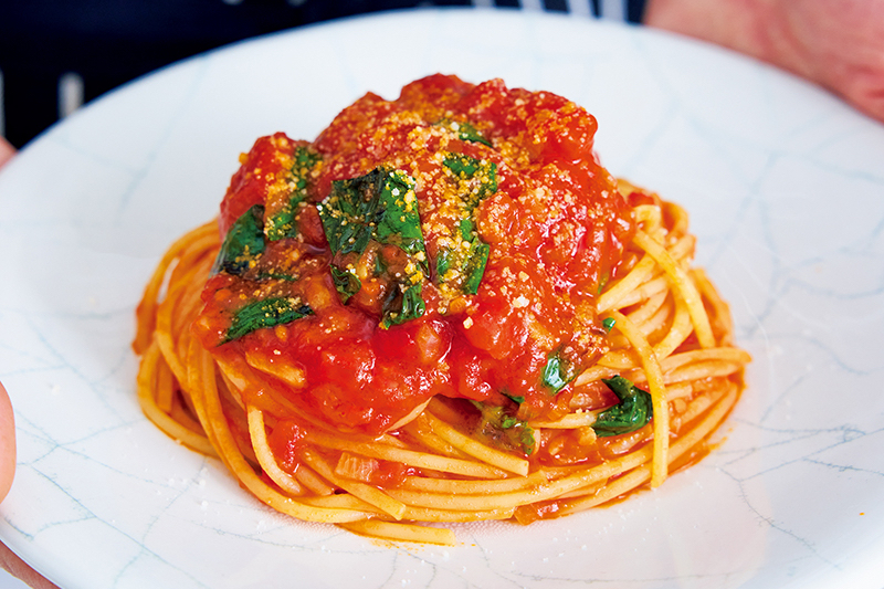 トマトソースパスタ