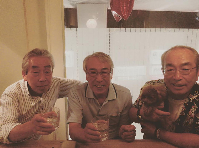 志村さん3兄弟、左から次兄・美佐男さん、長兄・知之さん、志村さん（インスタグラムより）