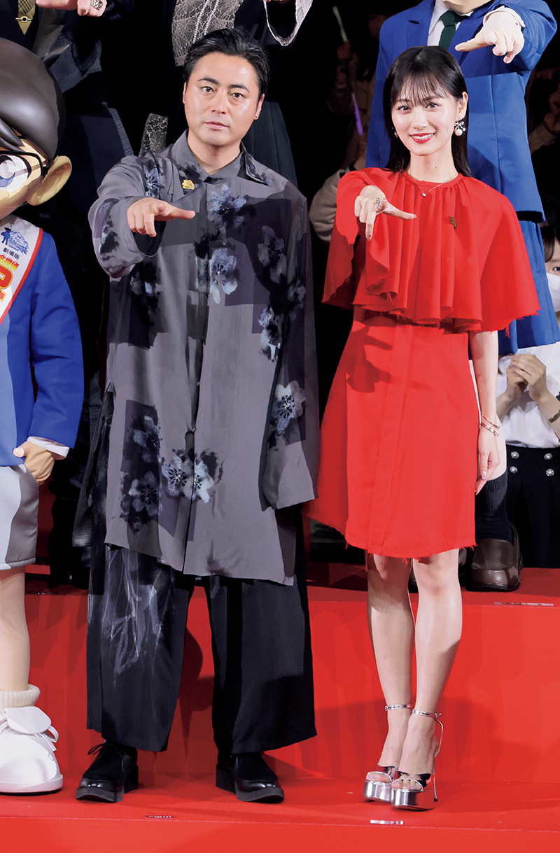 山下美月と山田孝之