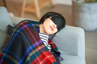 《疲労回復、集中力向上にも》専門家が教える体と脳に効果的な「昼寝」メソッド 最適な時間帯と…