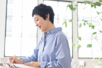 《本能的な感情を解放》心と体を健康にする日記の書き方を精神科医が伝授 スマホに記録してもOK…