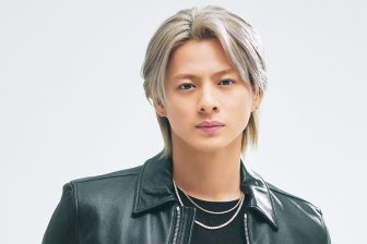 《最新ビジュアルを公開》平野紫耀、CMやPRムービーで見せた“美しさ”