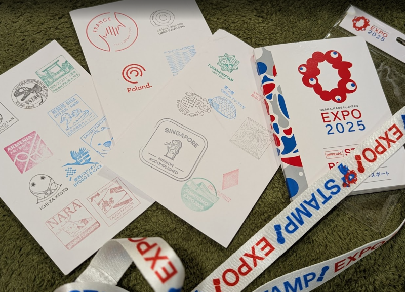 公式スタンプ帳のほか、筆者はその日に巡ったパビリオンのスタンプを押して会場内の郵便局から“風景印（特別な消印）”で投函、旅の思い出にしている