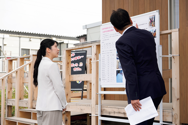 七尾市地域支え合いセンターの説明を受ける愛子さま