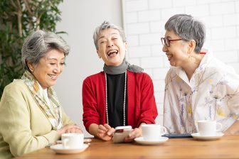 《少ないお金でも幸福度を高めるために…》小さなことでも感謝する気持ちを持つことで“愛情ホルモ…