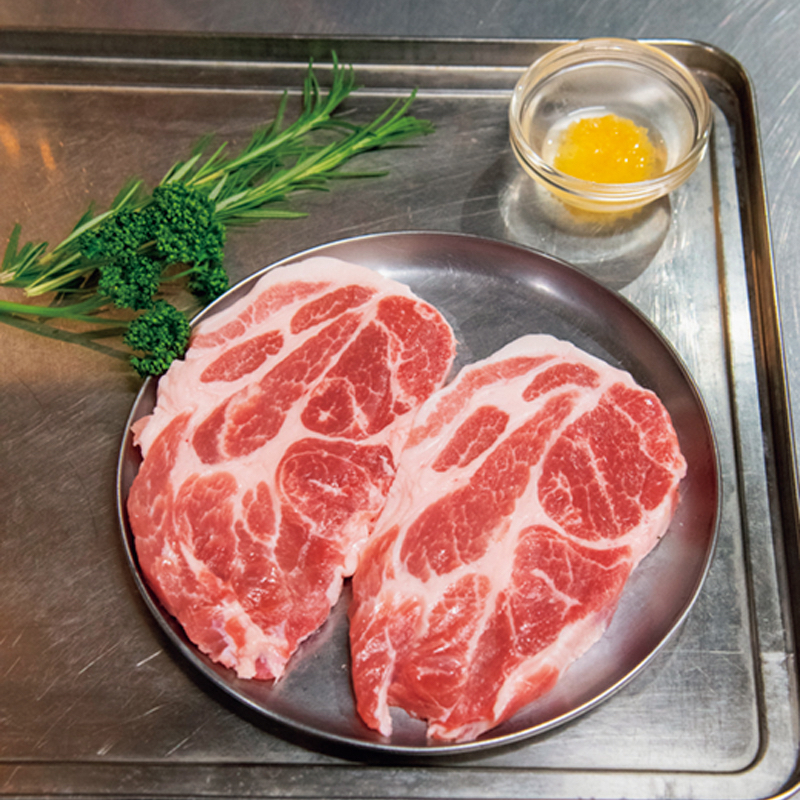 豚肩ロース肉、ハーブ