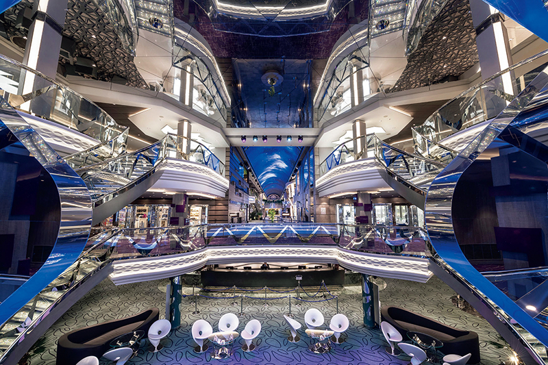 MSCベリッシマの船内