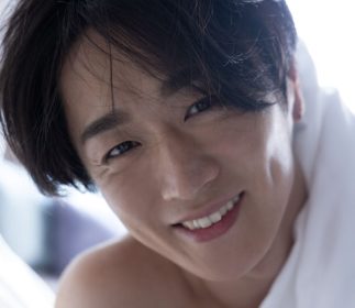 《演歌歌手が衝撃の写真集に挑戦》真田ナオキ（35）「本当…