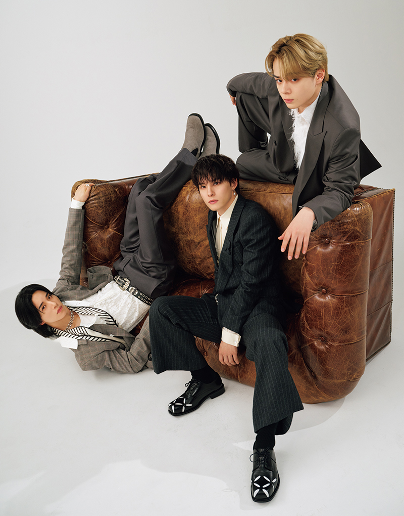 佐藤景瑚、川西拓実、鶴房汐恩（撮影／ISAC（SIGNO））