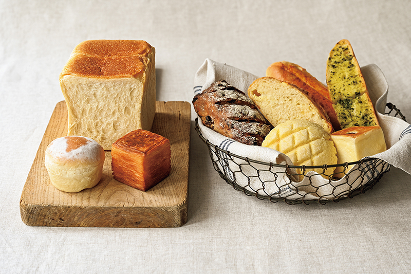 『北のはし食パン』1斤、その他おまかせ（3800円）