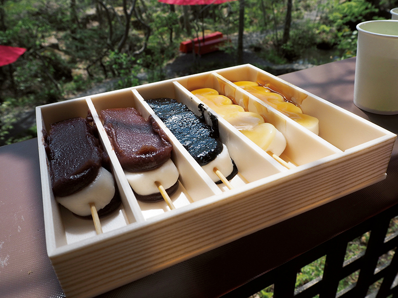 「郭公屋」の空飛ぶかっこう団子